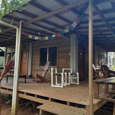 Apartments Chez Milady Utila Eksteriør bilde