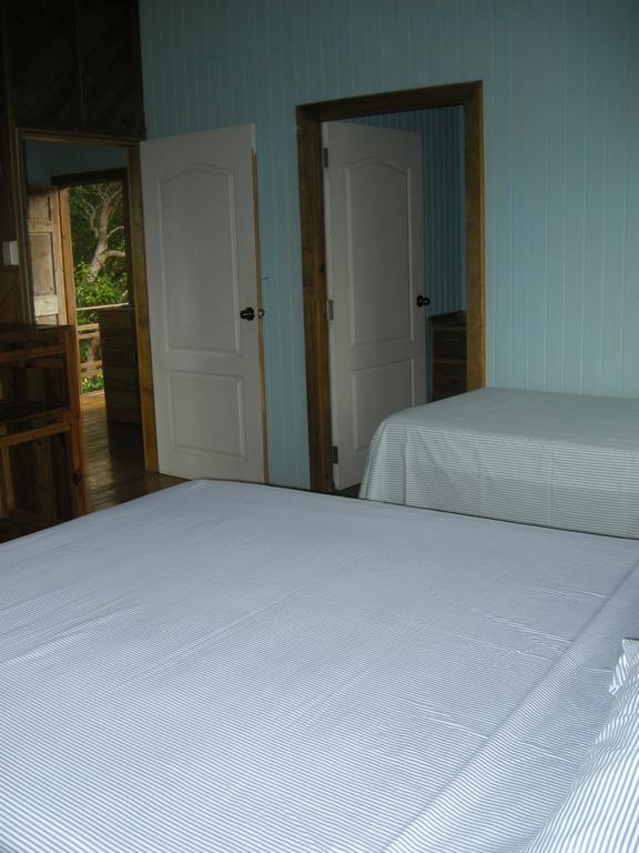 Apartments Chez Milady Utila Eksteriør bilde