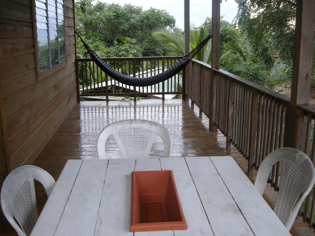 Apartments Chez Milady Utila Eksteriør bilde